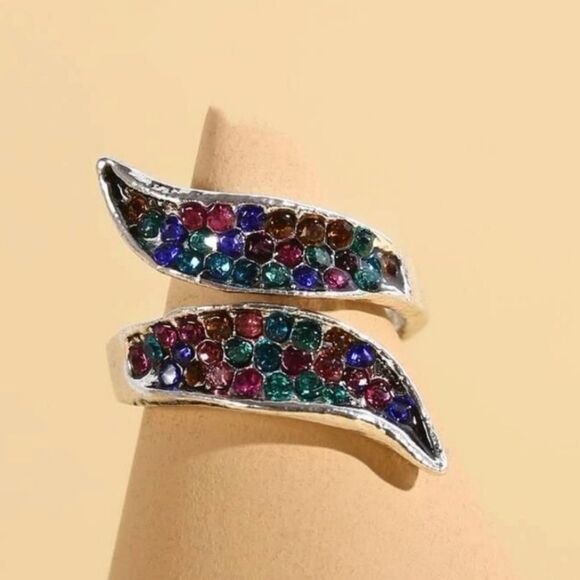 Rhinestone spiral ring - Picture 2 of 4